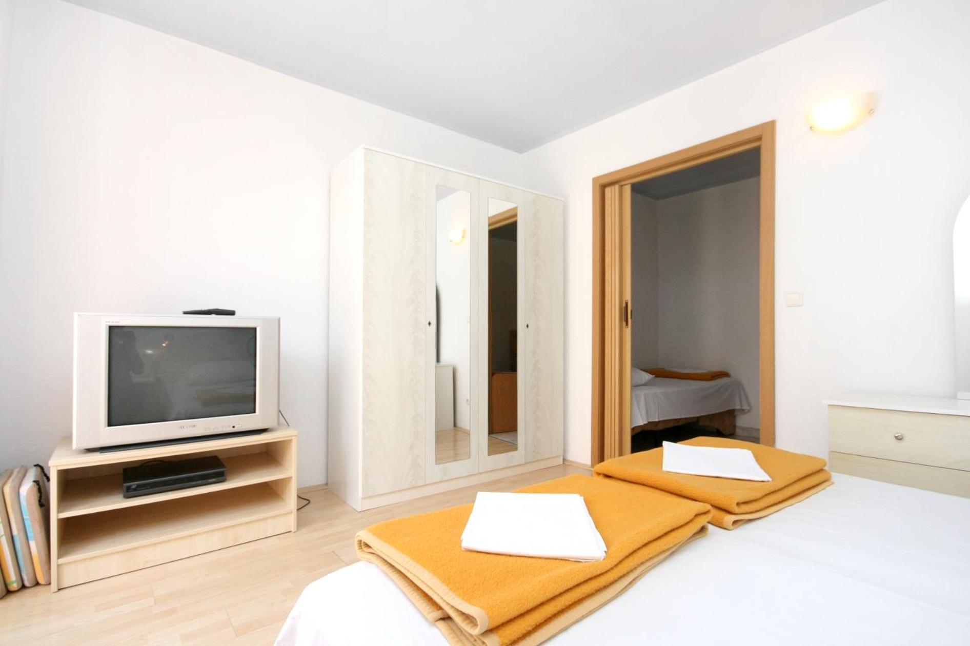 Apartments By The Sea Promajna, Makarska - 2673 Room photo