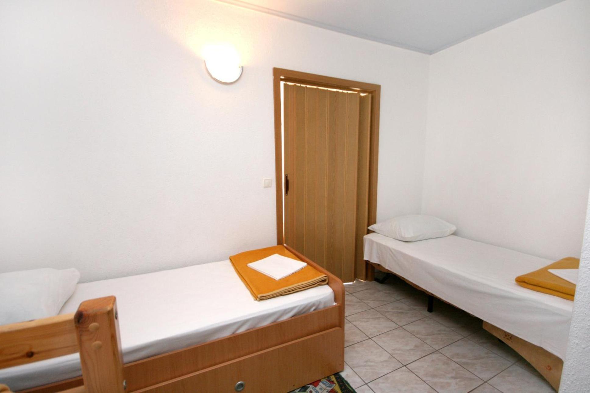 Apartments By The Sea Promajna, Makarska - 2673 Room photo